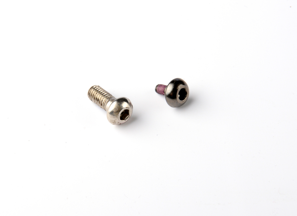 medium-Axle Bolt Internal Thread,19 mm